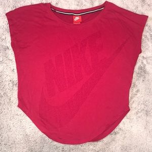 NIKE Cropped Workout Top